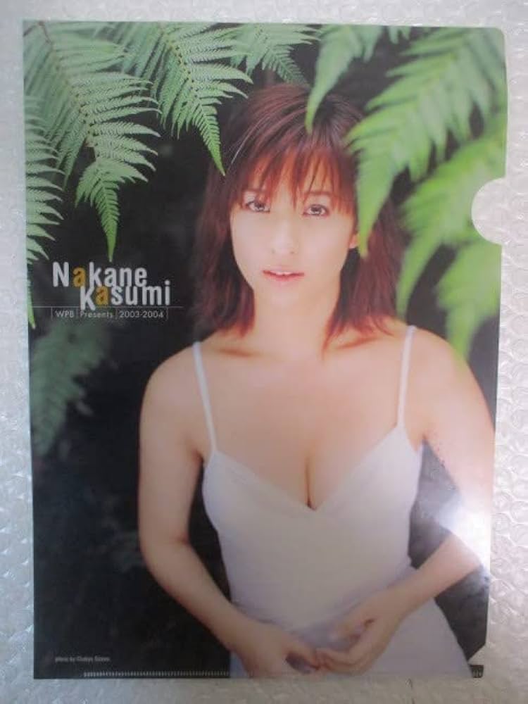 ②　仲根かすみ　1998年〜2003年 大量　切り抜き　ファイル　2冊　120P ② 仲根かすみ 1998年〜2003年 大量 切り抜き ファイル 2冊 120P
